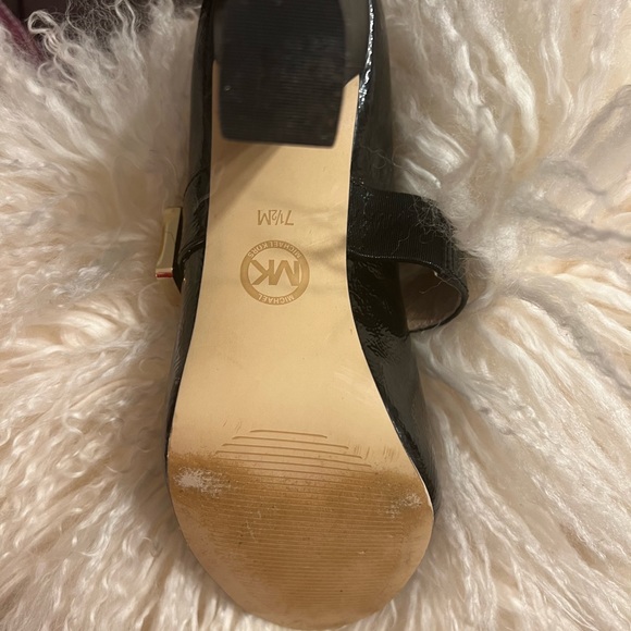 Michael Kors Black Patent Leather Block Heel Peep Toe Mary Jane . Size 7 - Picture 9 of 16